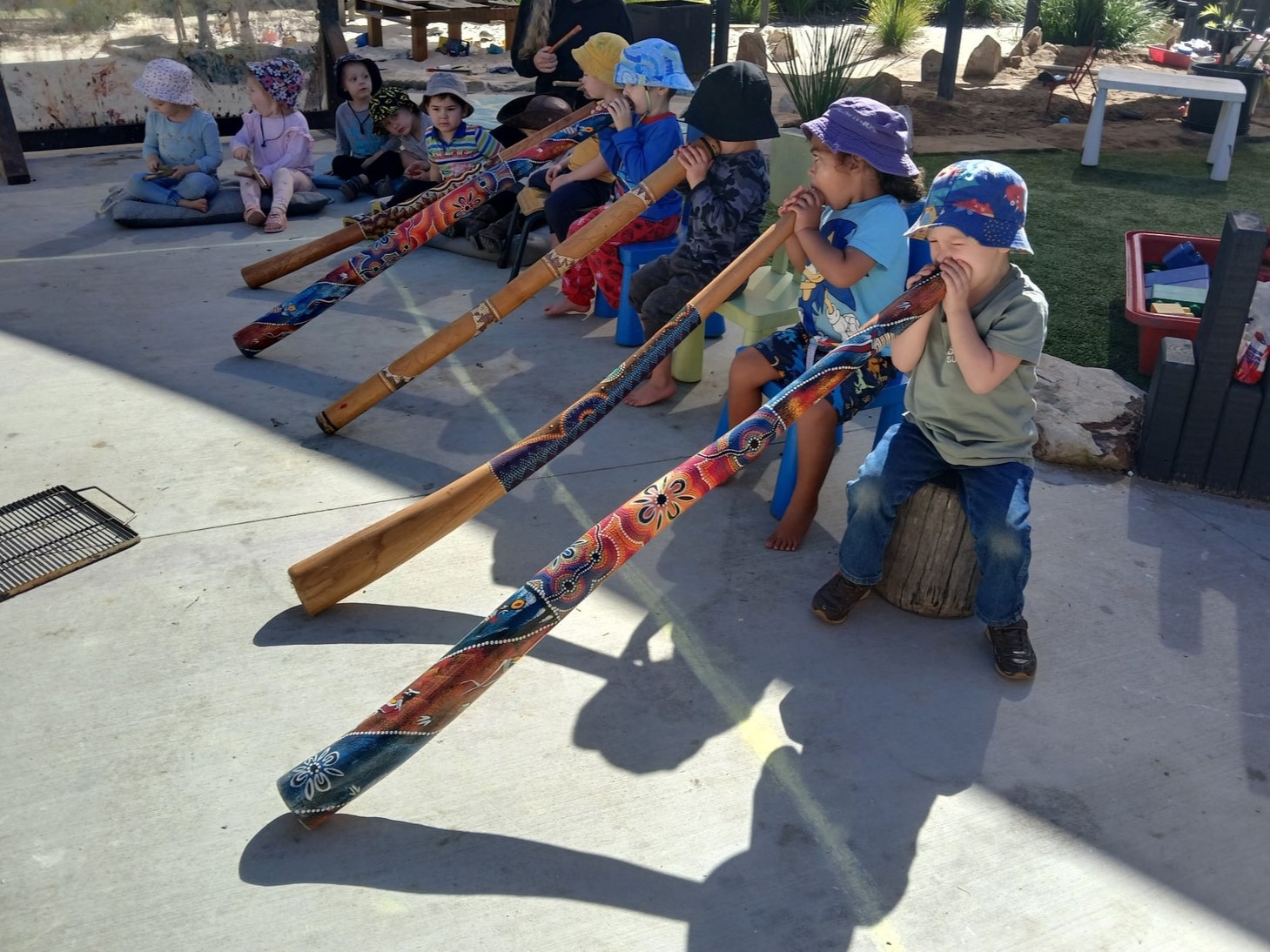 children_playing_didgeridoo